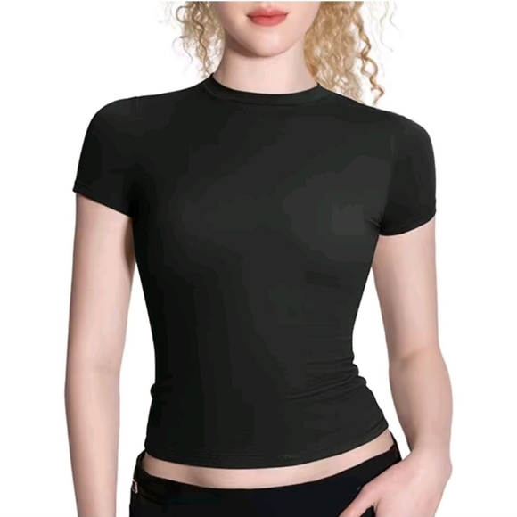 Pumiey Short-sleeve Fitted Tee - Picture 1 of 4